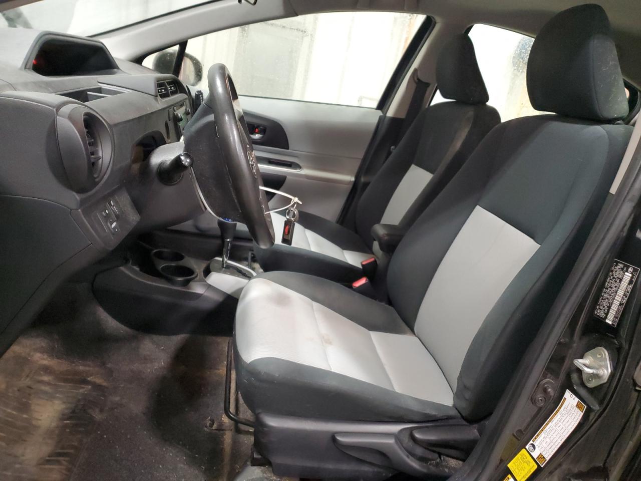 2014 Toyota Prius C VIN: JTDKDTB32E1065858 Lot: 93365875