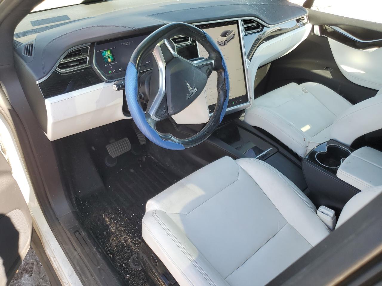 2016 Tesla Model X VIN: 5YJXCBE29GF019430 Lot: 90929565