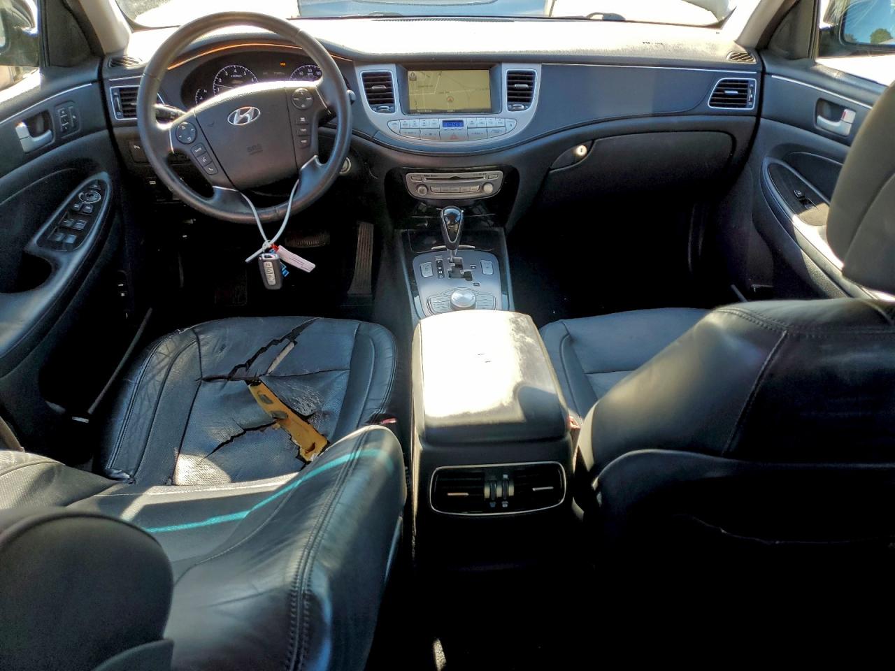 2013 Hyundai Genesis 3.8L VIN: KMHGC4DD7DU249027 Lot: 93967305