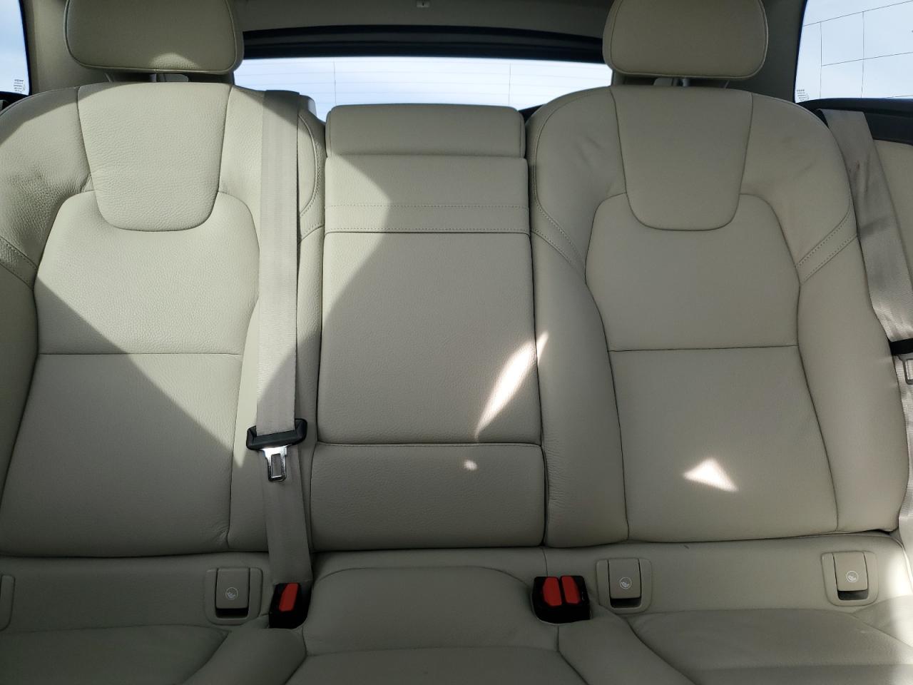 2021 Volvo Xc60 T5 Momentum VIN: YV4102DK8M1861483 Lot: 93274355