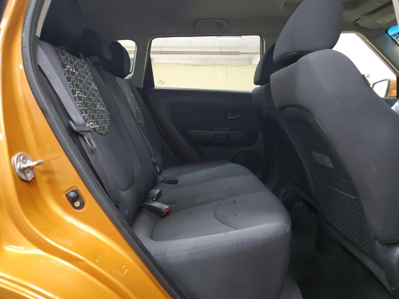 2011 Kia Soul + VIN: KNDJT2A26B7273123 Lot: 92653005