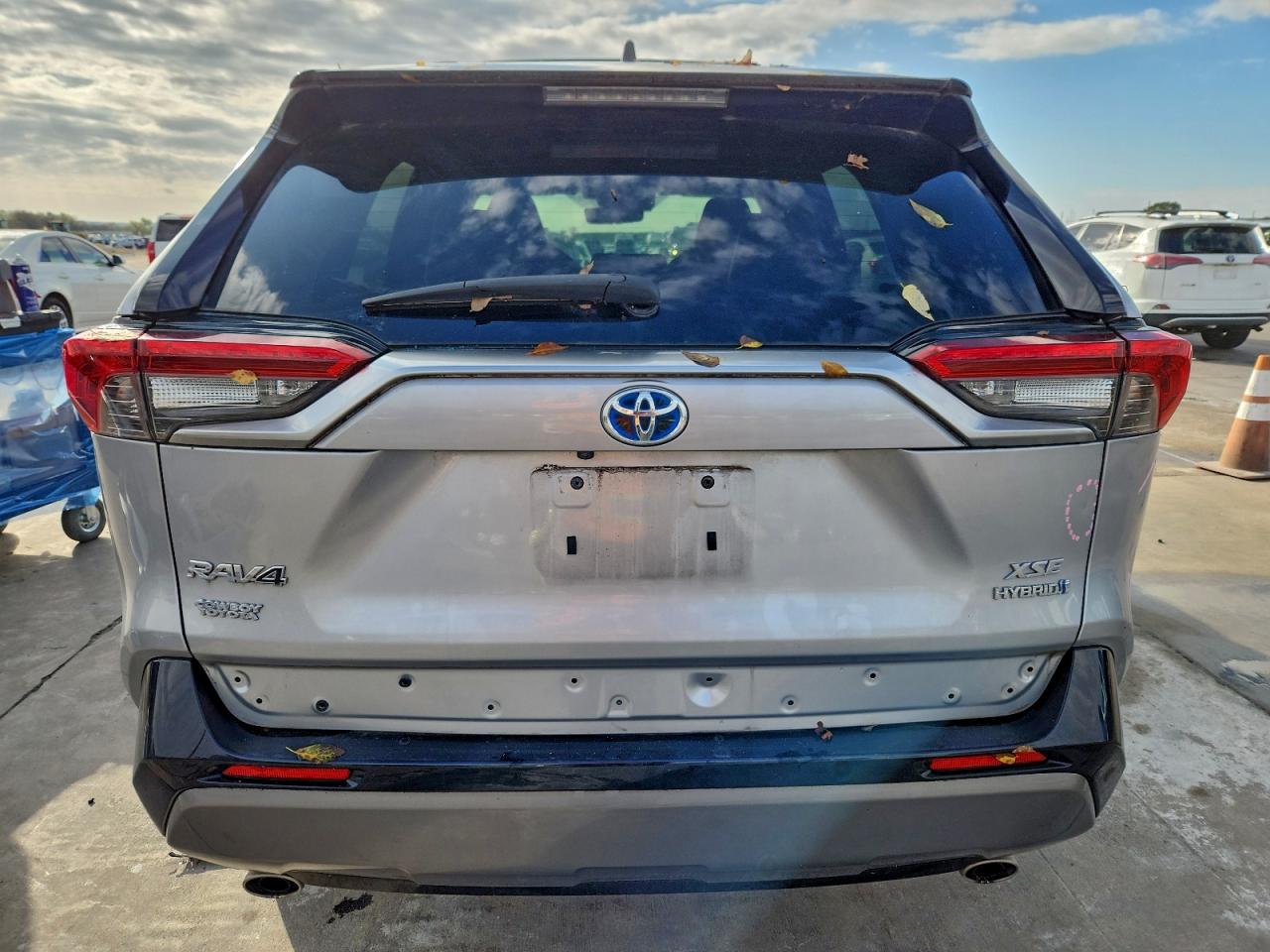 2020 Toyota Rav4 Xse VIN: JTMEWRFV7LJ036570 Lot: 93400485