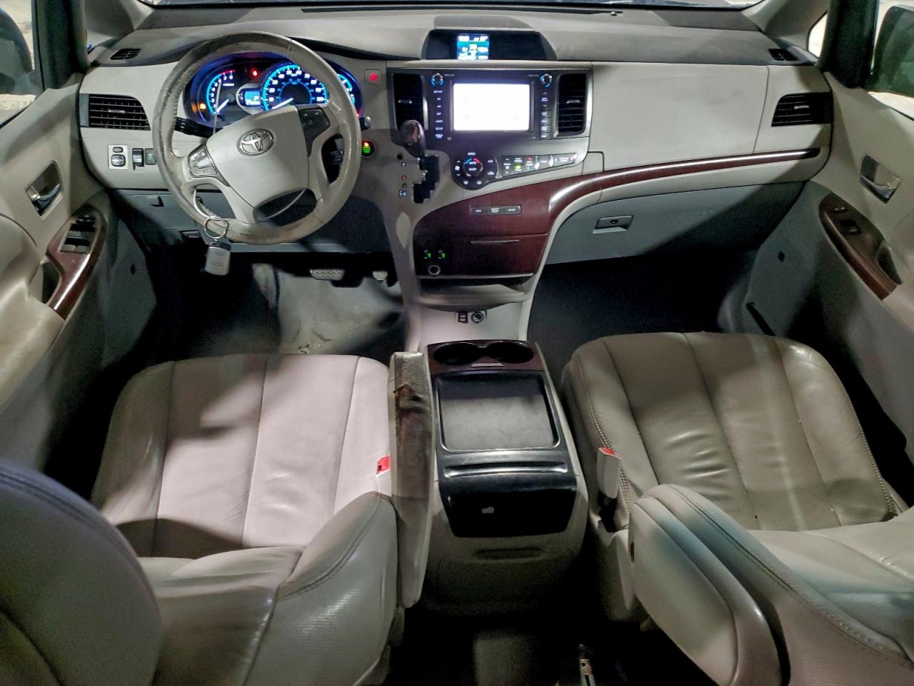 2011 Toyota Sienna Xle VIN: 5TDYK3DC7BS044354 Lot: 94197795