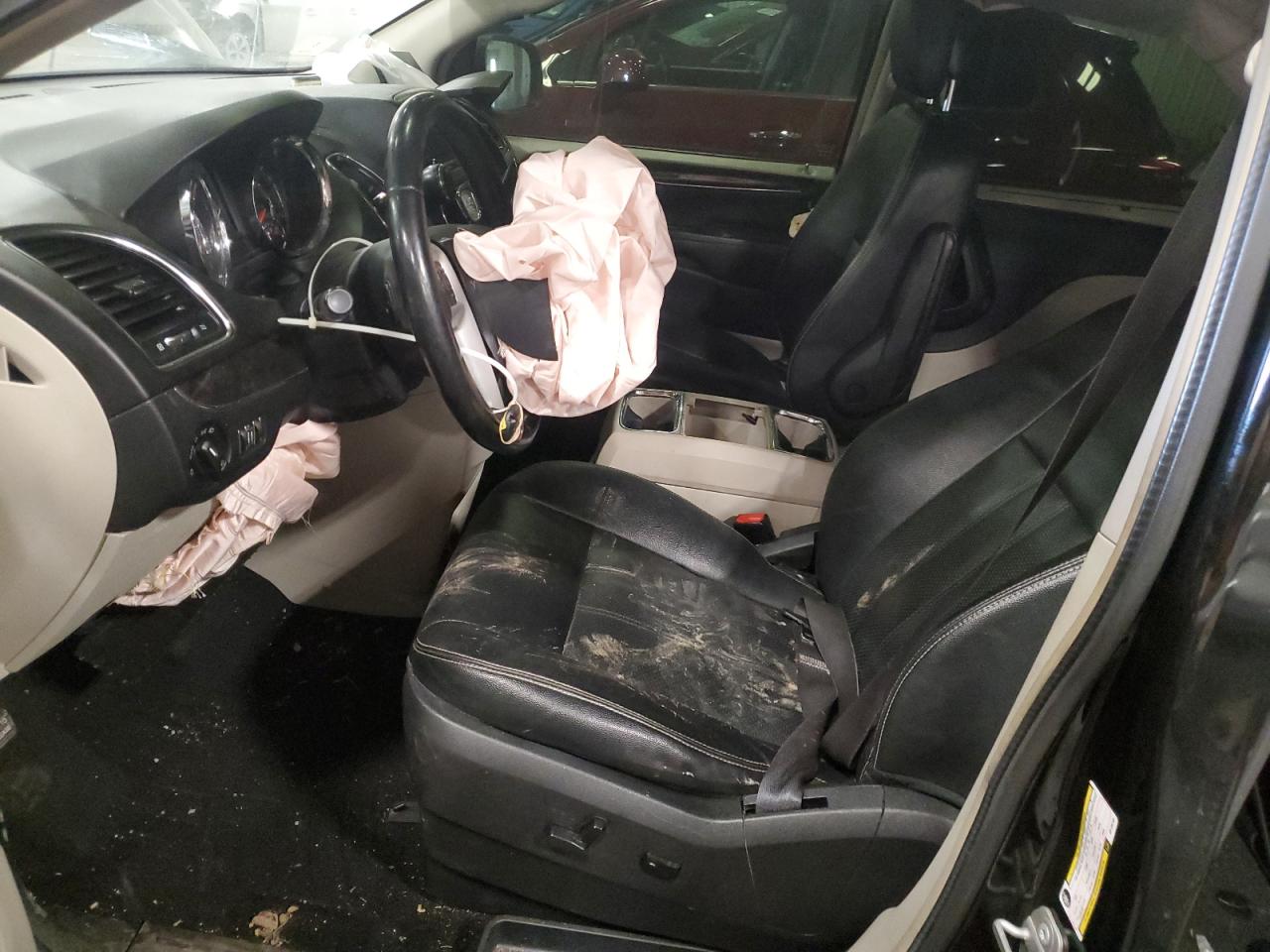 2016 Chrysler Town & Country Touring L VIN: 2C4RC1CG1GR189786 Lot: 92614795