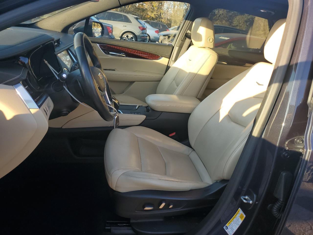 2018 Cadillac Xt5 Premium Luxury VIN: 1GYKNFRS9JZ133400 Lot: 92900095