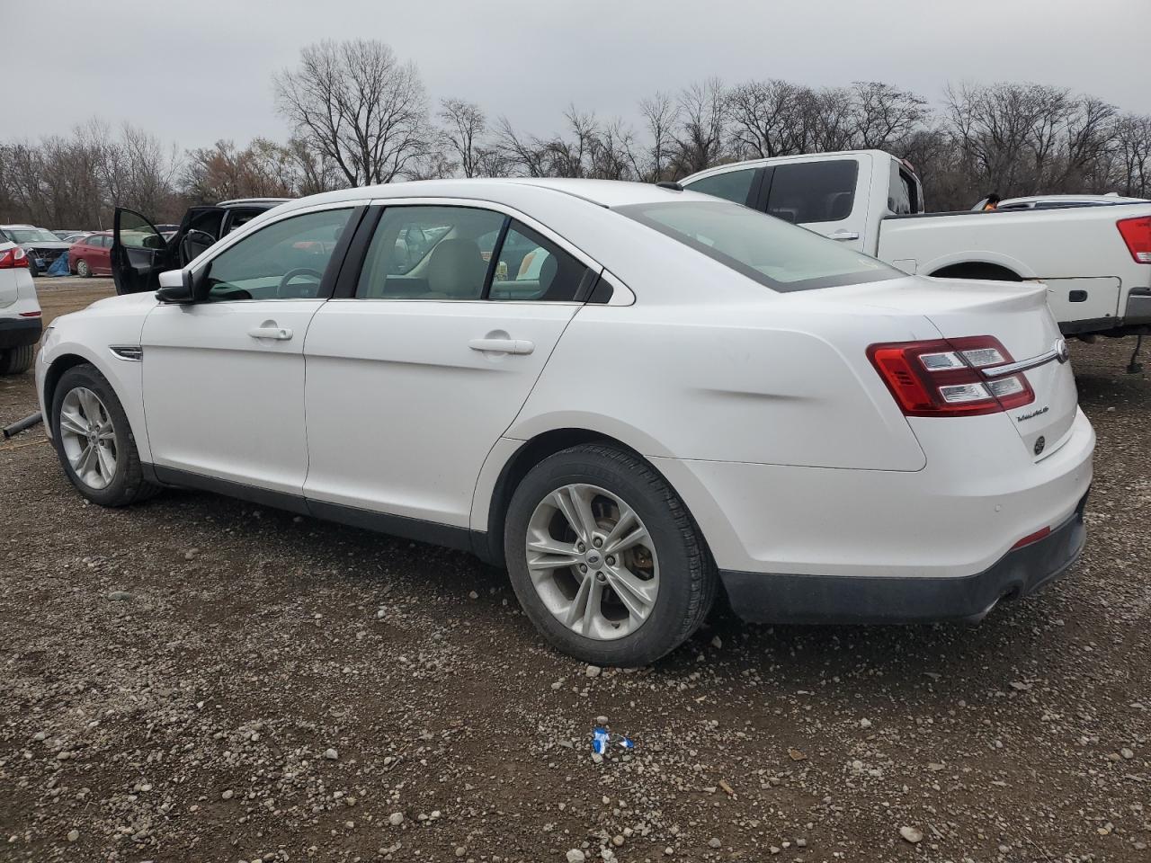 2013 Ford Taurus Sel VIN: 1FAHP2E87DG121636 Lot: 92642165