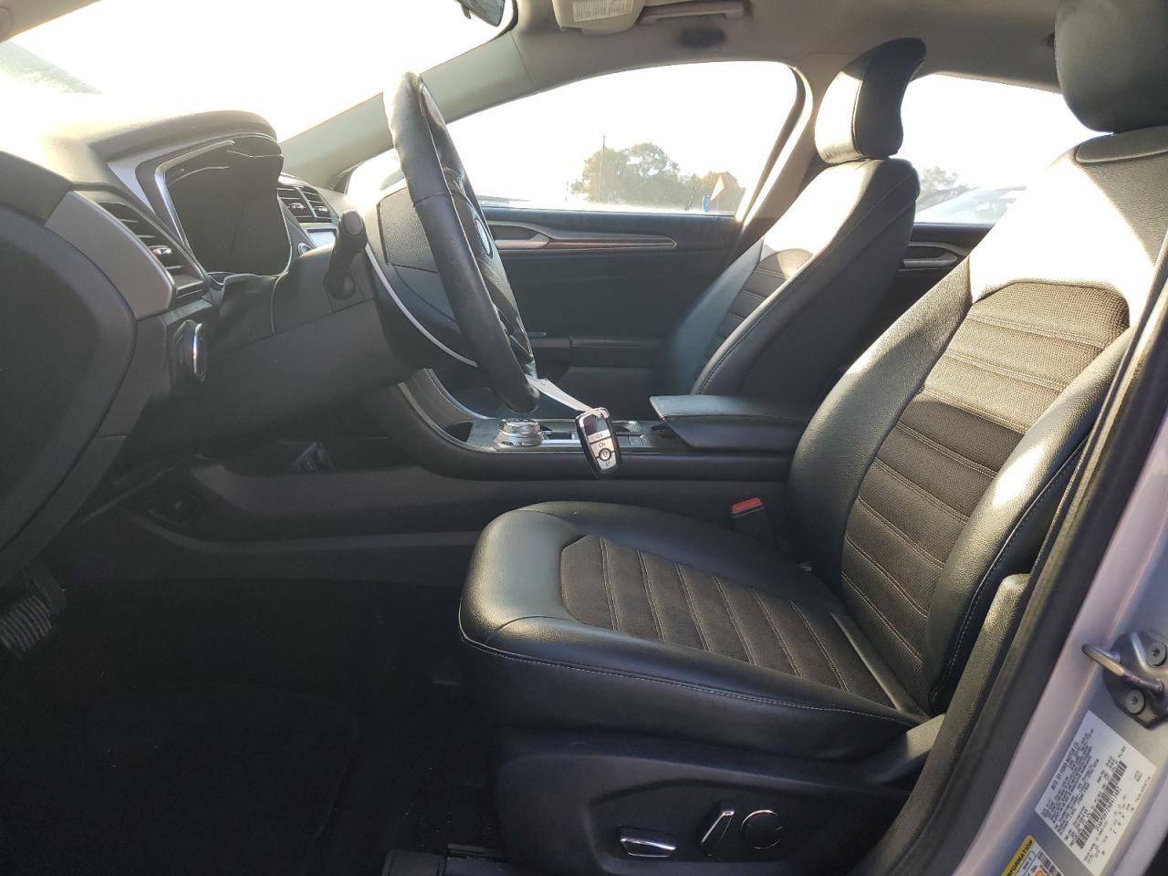 2017 Ford Fusion Se VIN: 3FA6P0H72HR413482 Lot: 92583575