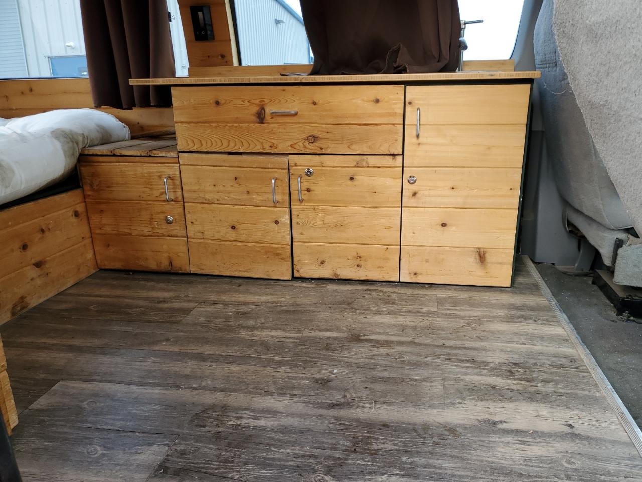 2011 Ford Econoline E350 Super Duty Wagon VIN: 1FBSS3BLXBDA11258 Lot: 92882295