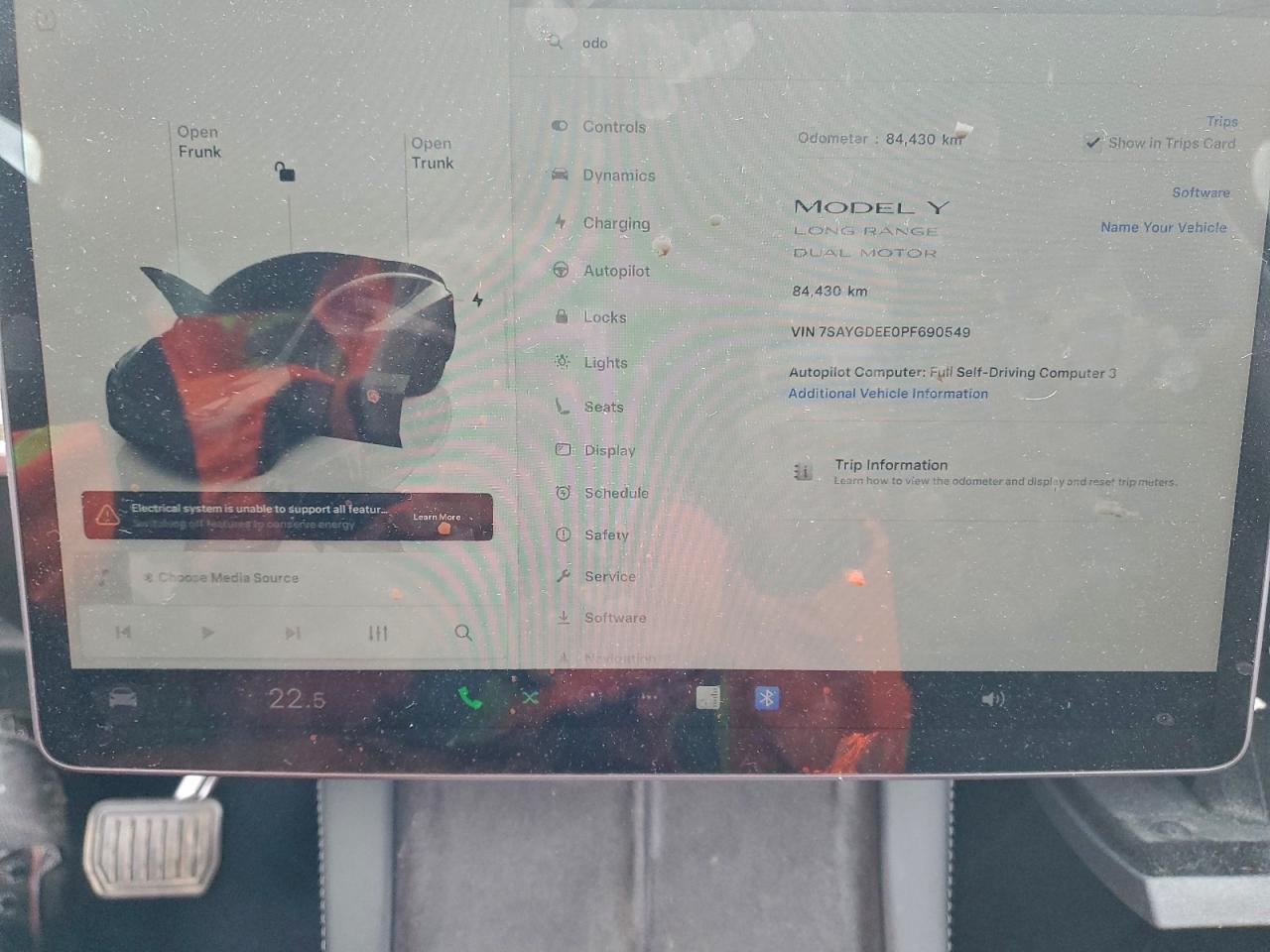 2023 Tesla Model Y VIN: 7SAYGDEE0PF690549 Lot: 93632205