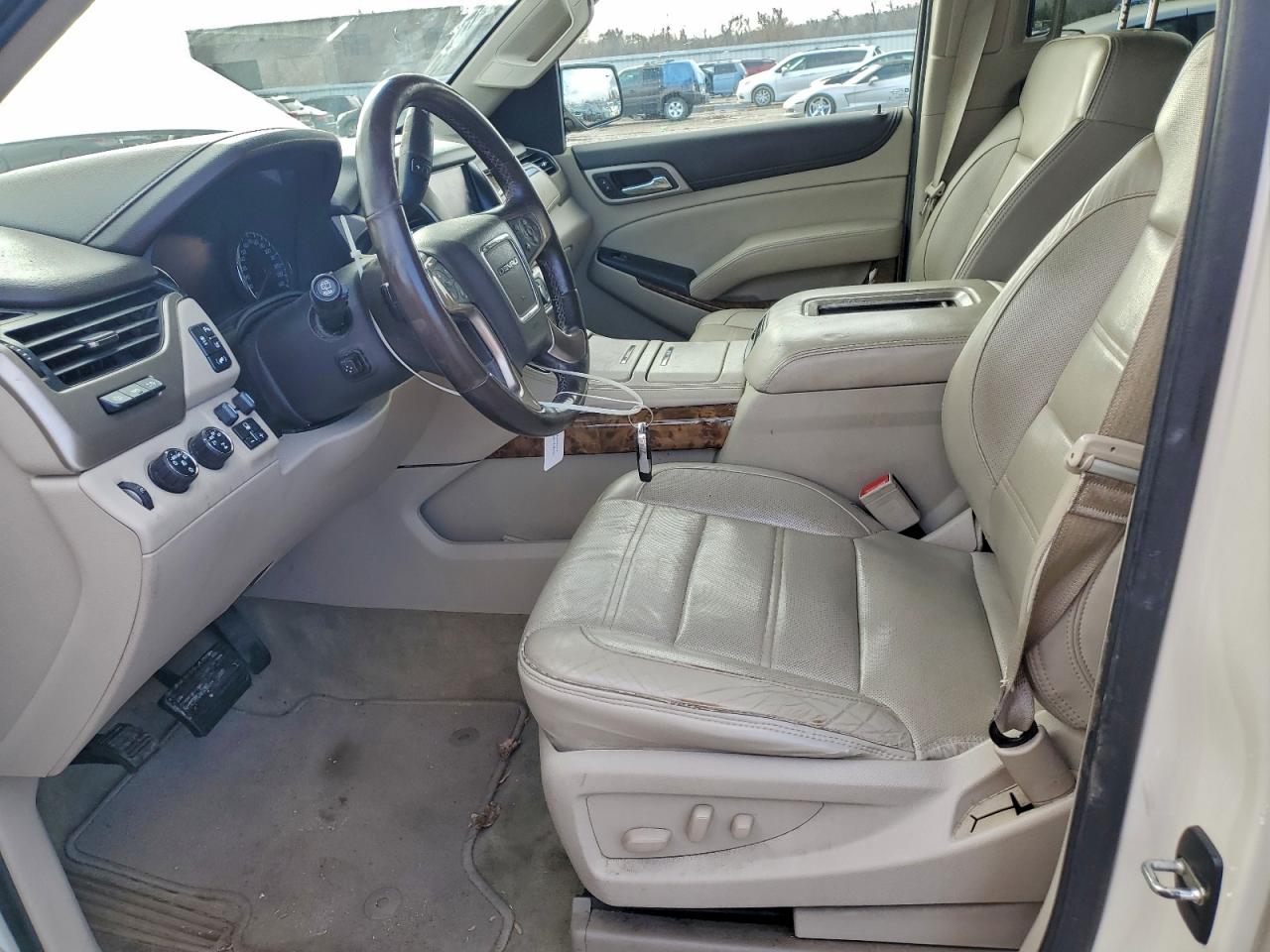 2015 GMC Yukon Xl Denali VIN: 1GKS2JKJ4FR310241 Lot: 93711355