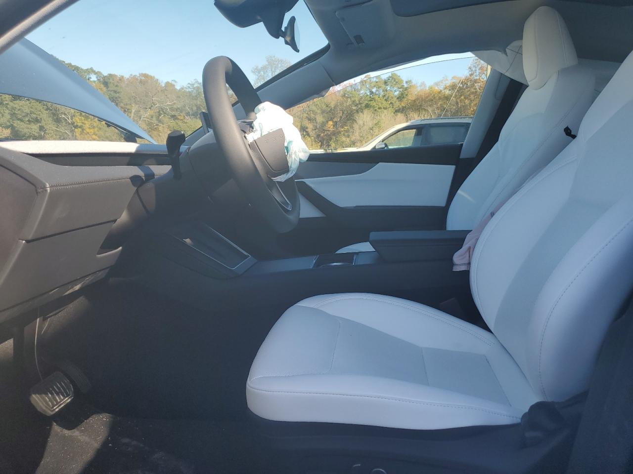 2026 Tesla Model Y VIN: 7SAYGDEE2TA409410 Lot: 91087505