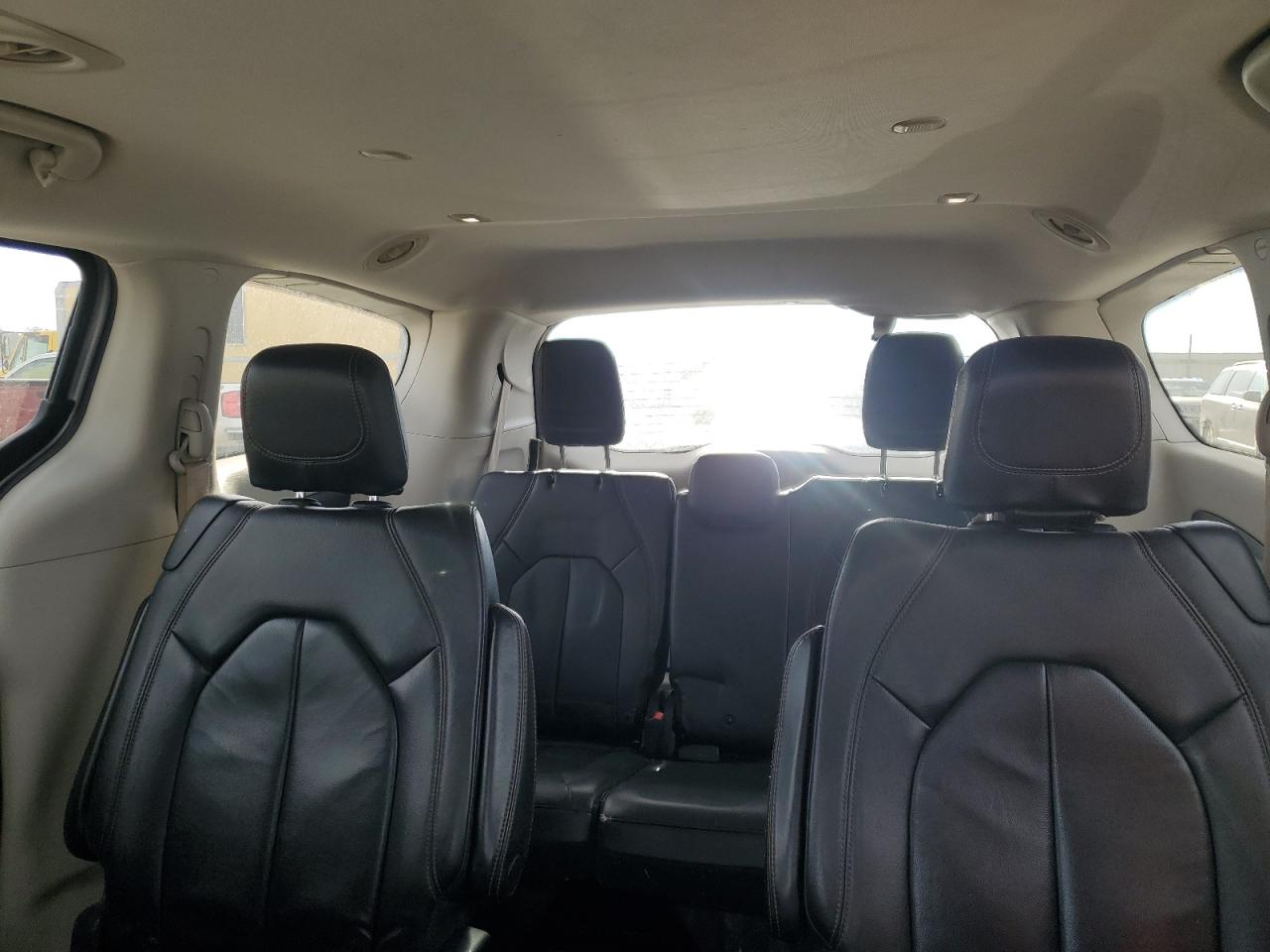 2017 Chrysler Pacifica Touring L VIN: 2C4RC1BGXHR524255 Lot: 92245865