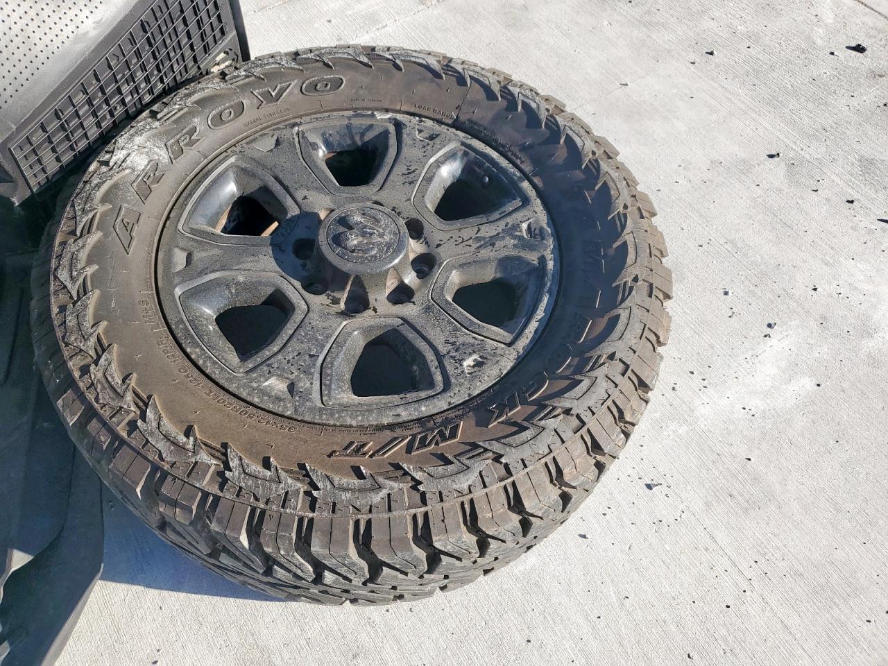 2015 Ram 2500 Laramie VIN: 3C6UR5NJ0FG553863 Lot: 92711235