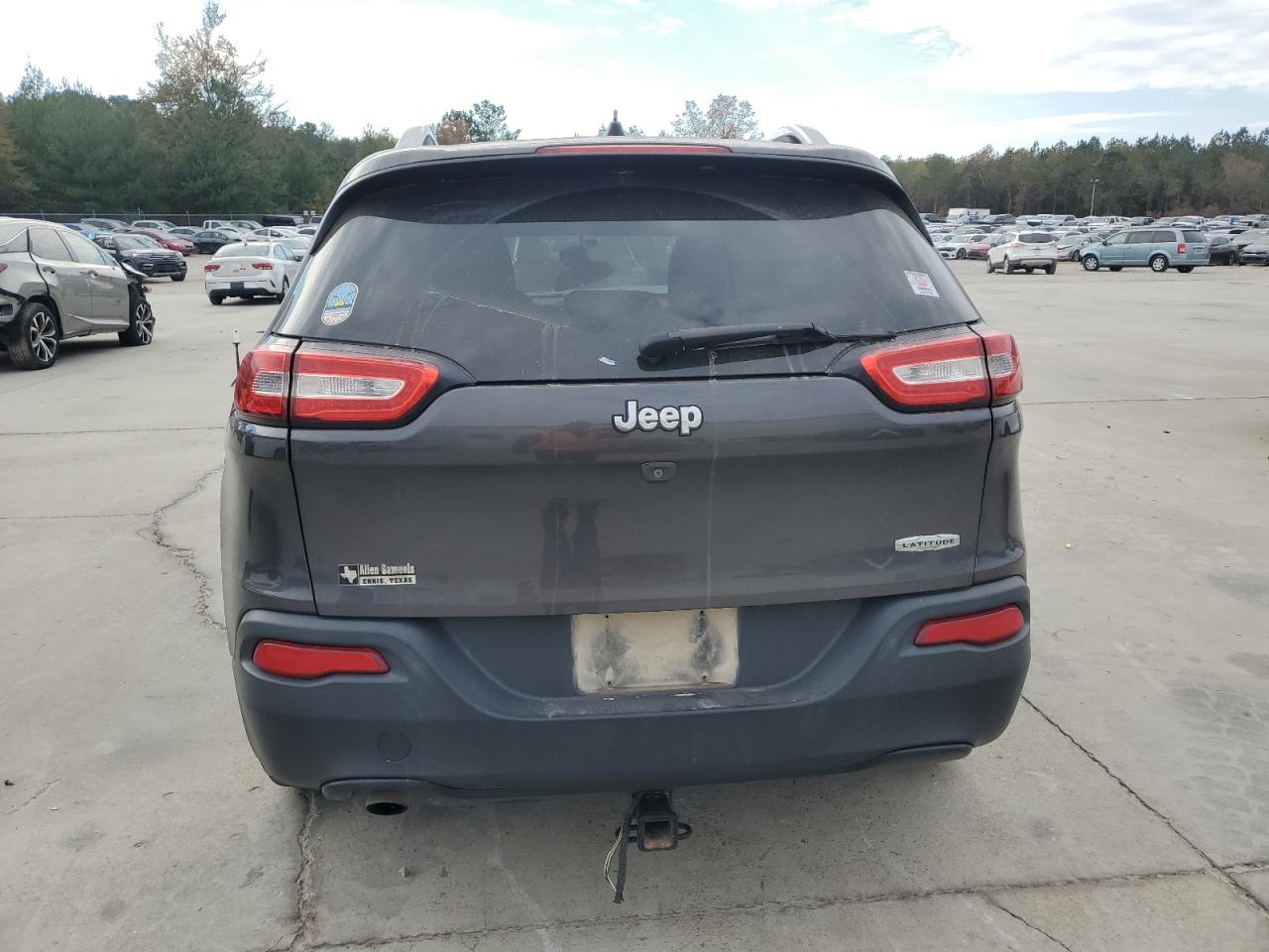 2016 Jeep Cherokee Latitude VIN: 1C4PJLCB0GW209613 Lot: 93607605