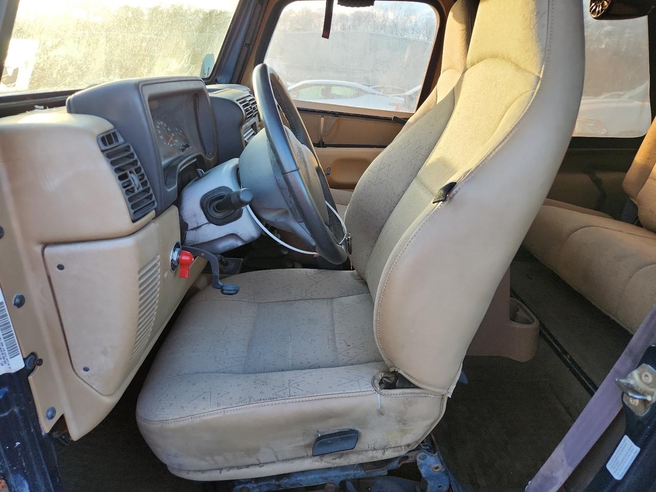 2001 Jeep Wrangler / Tj Sport VIN: 1J4FA49S11P369858 Lot: 92529055