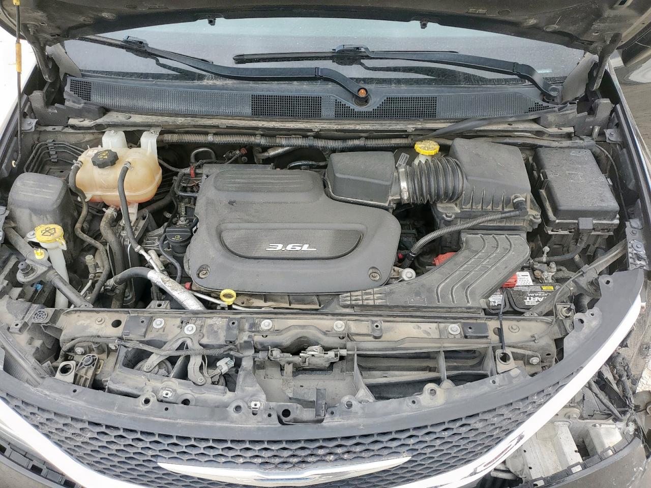 2018 Chrysler Pacifica Touring L VIN: 2C4RC1BG9JR144703 Lot: 93325625