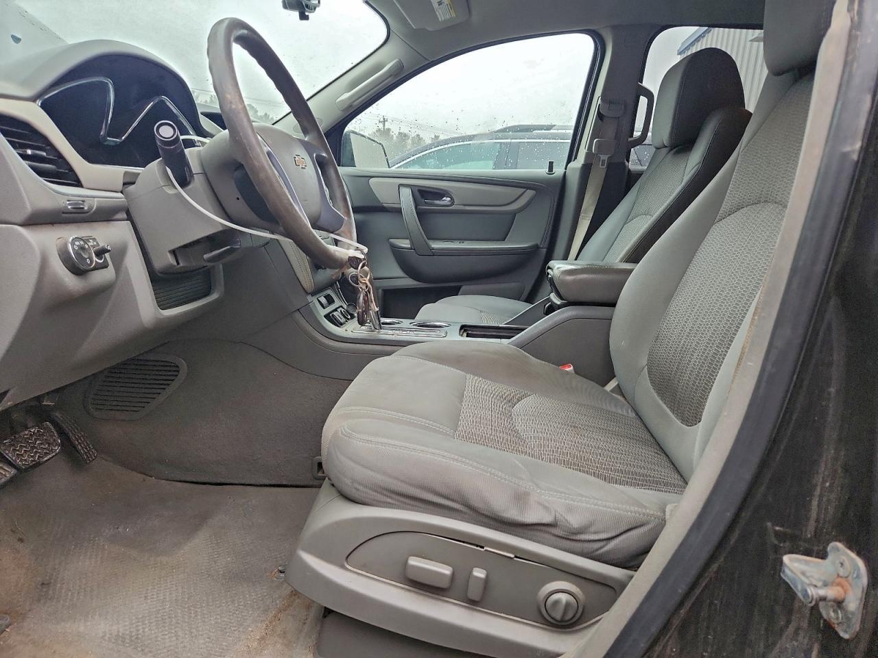 2017 Chevrolet Traverse Ls VIN: 1GNKVFKD6HJ243905 Lot: 93646535