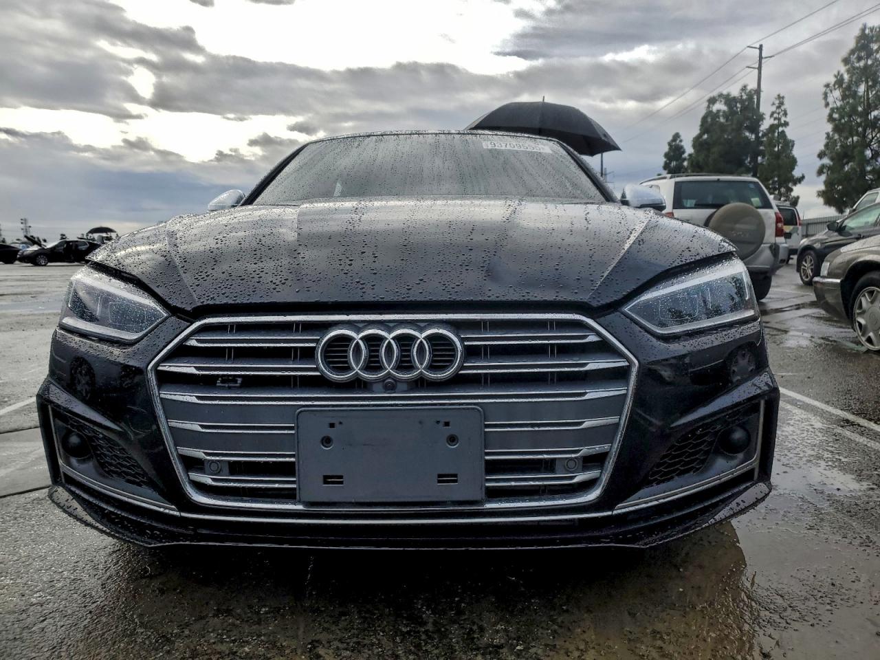 Фото: WAUC4CF51JA104270