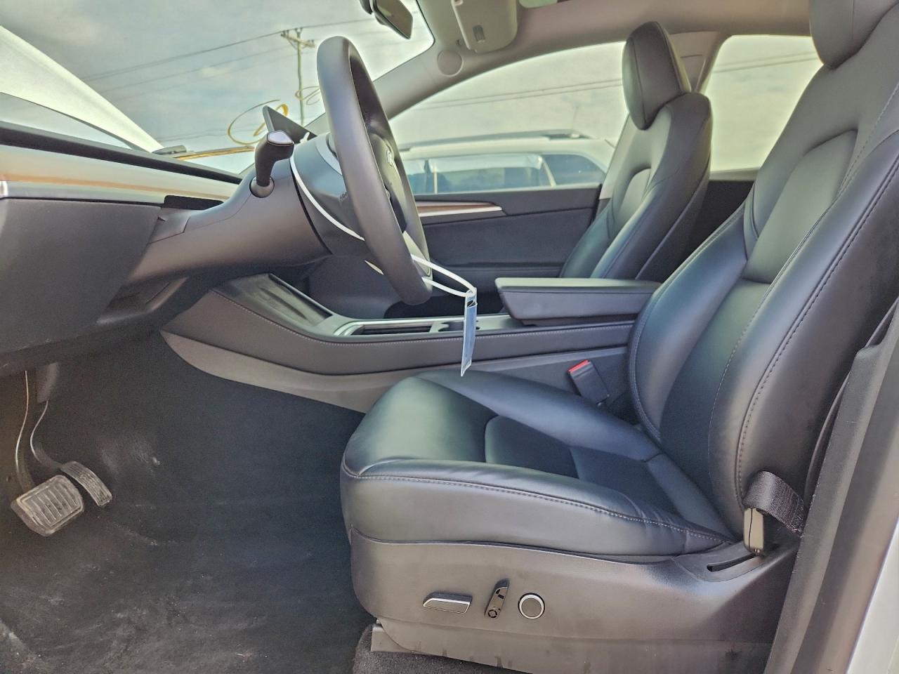 2023 Tesla Model Y VIN: 7SAYGDEE9PF671997 Lot: 92654075