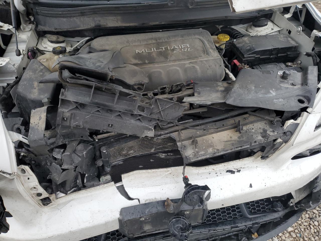 2015 Jeep Cherokee Latitude VIN: 1C4PJLCB2FW782060 Lot: 94315345