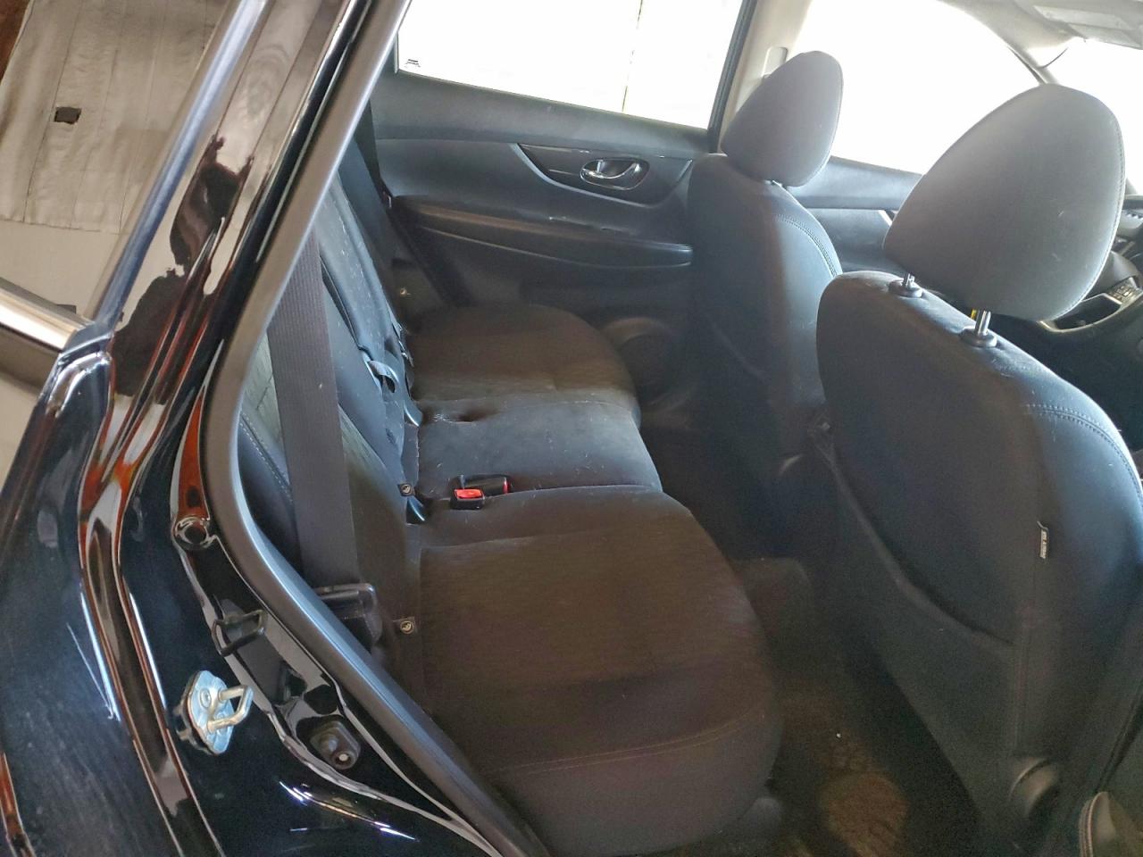 2019 Nissan Rogue S VIN: 5N1AT2MV5KC700137 Lot: 94463755