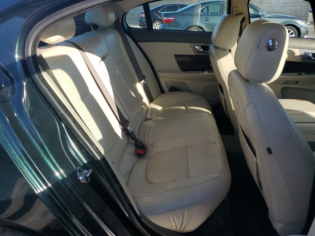 2010 Jaguar Xf Premium VIN: SAJWA0GB4ALR73592 Lot: 92695645