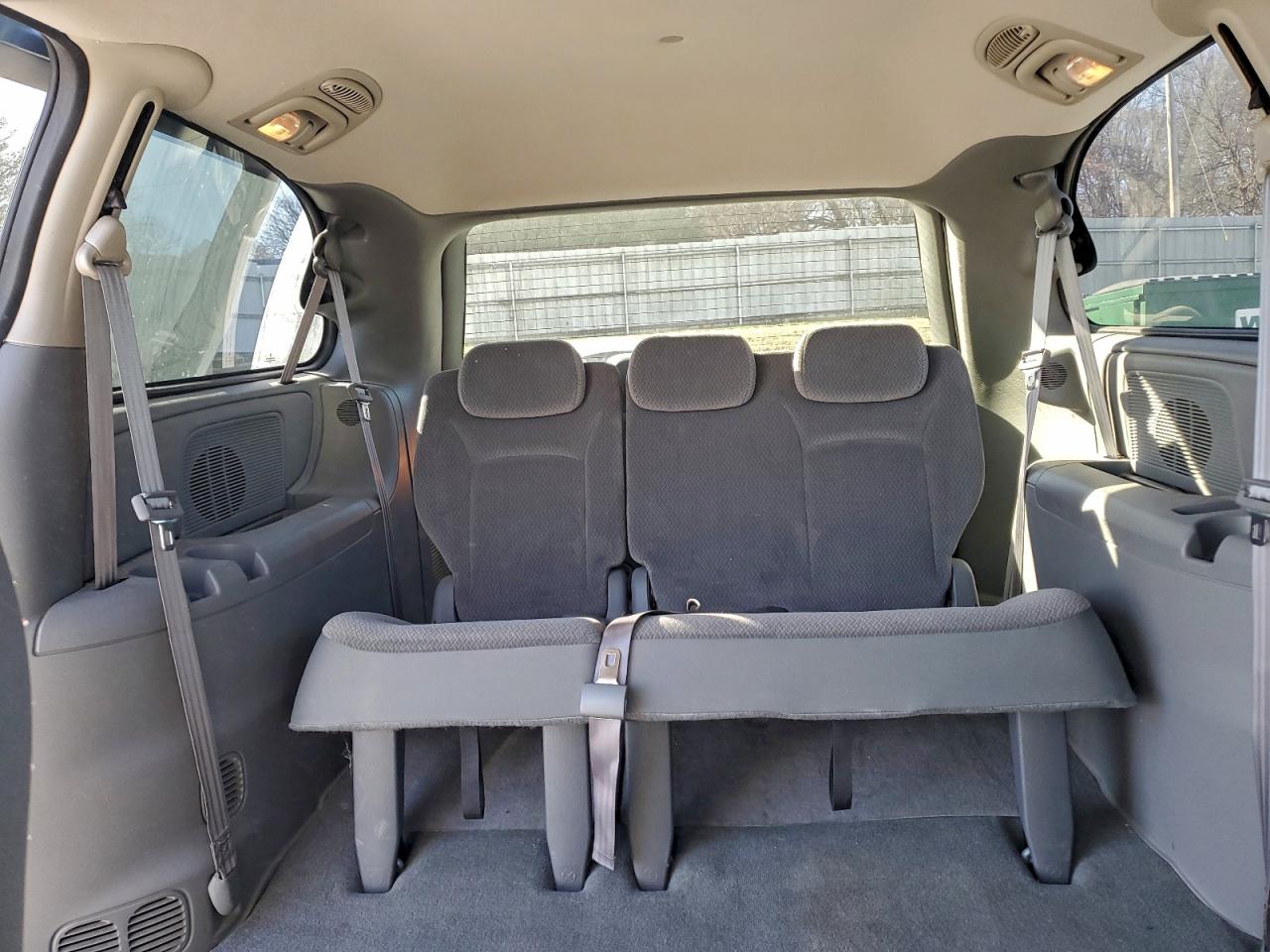 2005 Dodge Grand Caravan Sxt VIN: 2D4GP44L25R261989 Lot: 94076265