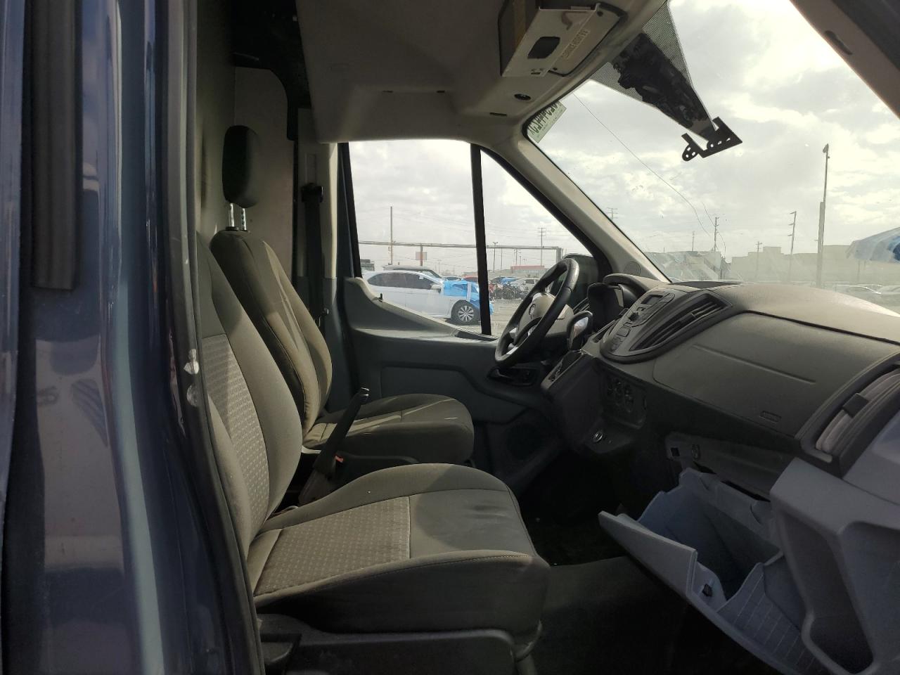 2019 Ford Transit T-250 VIN: 1FTYR3XM6KKB33906 Lot: 92944425