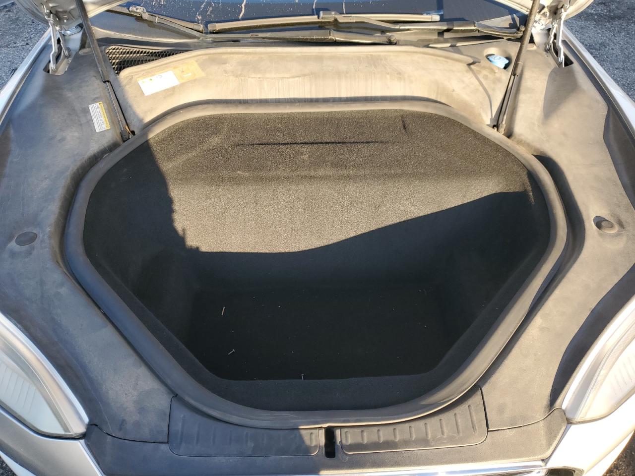 2015 Tesla Model S VIN: 5YJSA1E22FF119619 Lot: 93091905