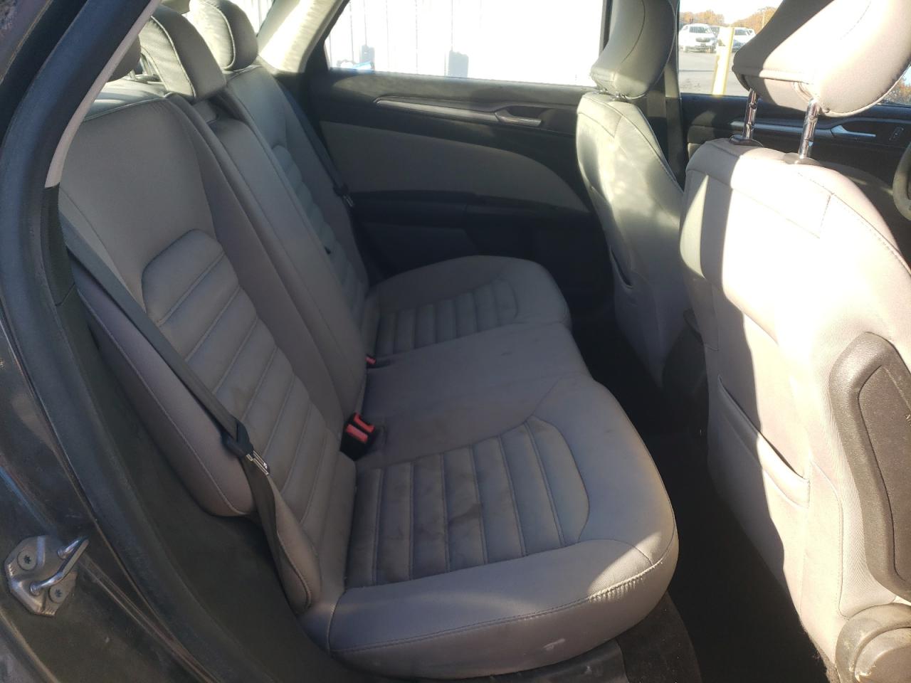 2015 Ford Fusion S VIN: 3FA6P0G71FR296363 Lot: 91729245