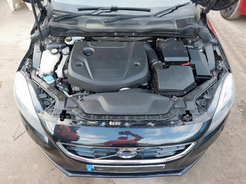 2015 VOLVO V40 D2 [120] SE 5DR GEARTRONIC