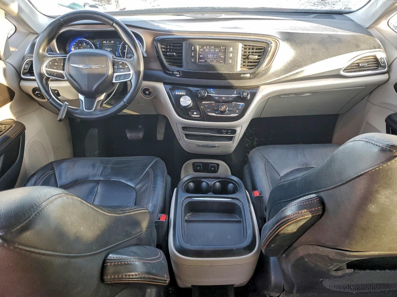 2017 Chrysler Pacifica Touring L VIN: 2C4RC1BG0HR627314 Lot: 94179025