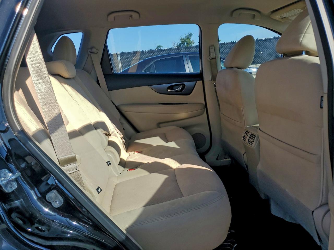 2016 Nissan Rogue S VIN: JN8AT2MT9GW014678 Lot: 94314595