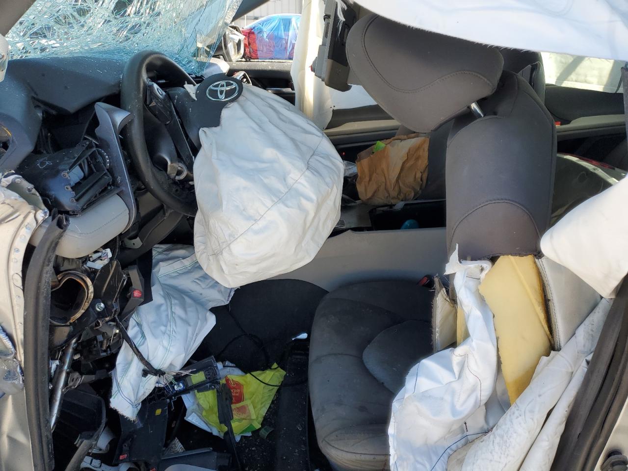 2020 Toyota Camry Le VIN: 4T1C11AK5LU895722 Lot: 92276755