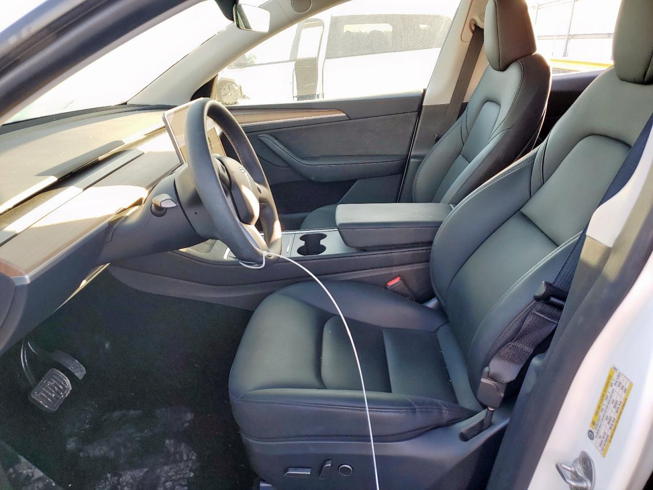 2024 Tesla Model Y VIN: 7SAYGDEE3RA259817 Lot: 92729895