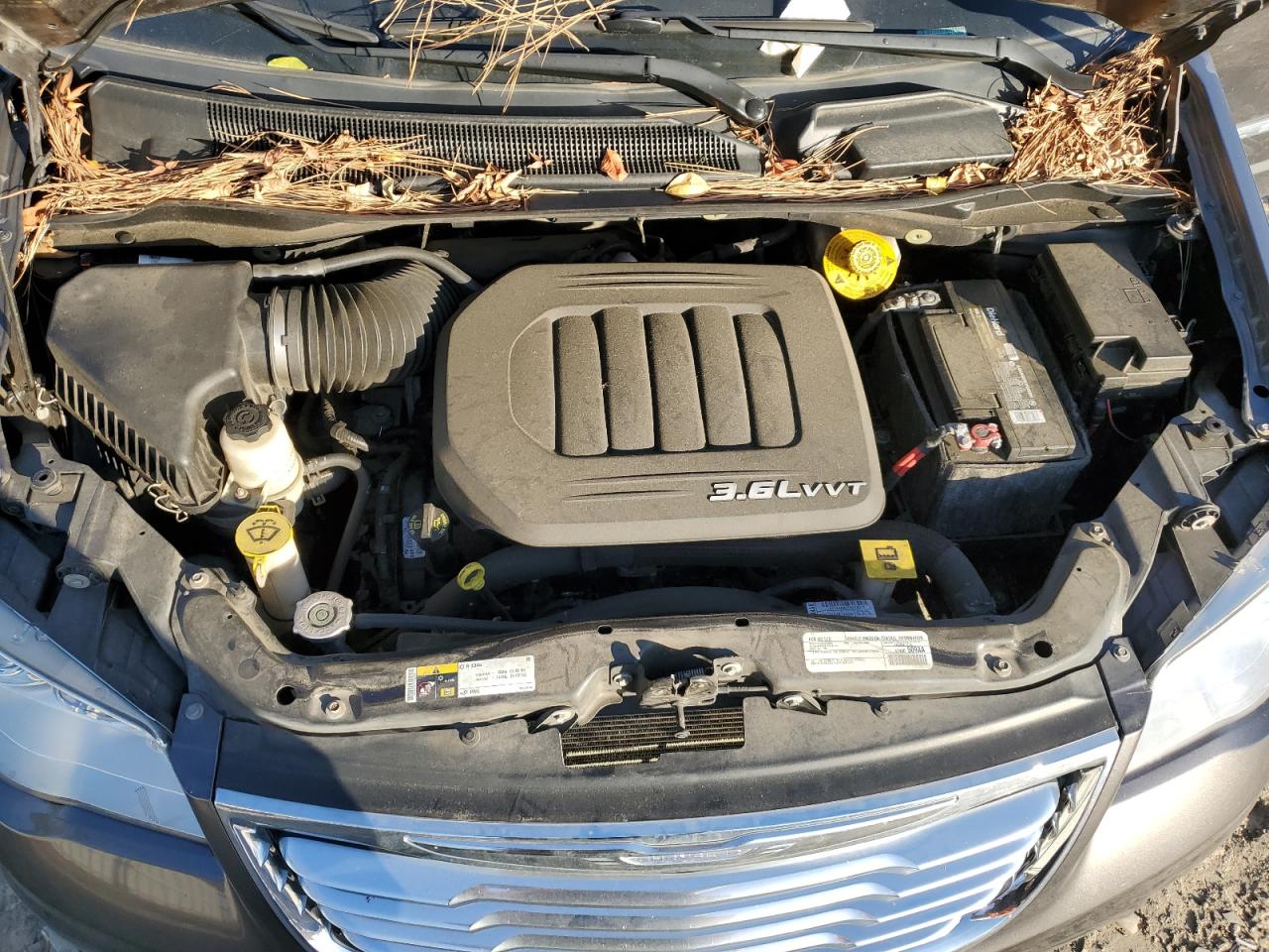 2016 Chrysler Town & Country Limited Platinum VIN: 2C4RC1GG5GR174556 Lot: 92660345