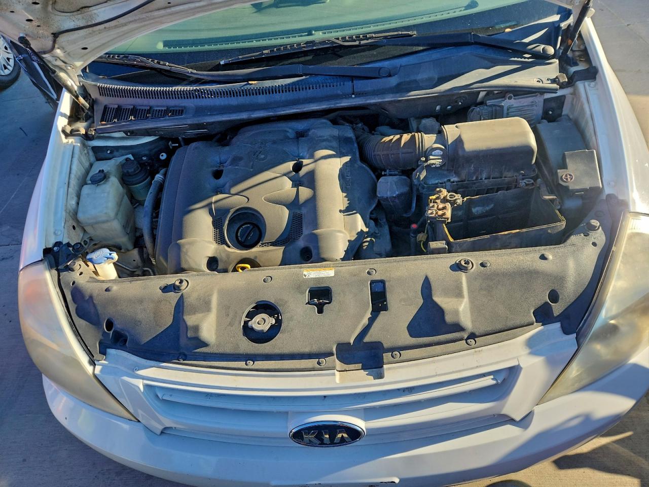 2010 Kia Sedona Lx VIN: KNDMG4C35A6327230 Lot: 94782675