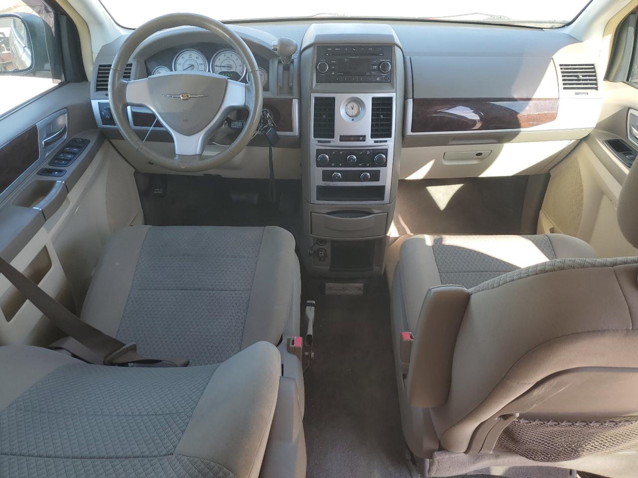 2010 Chrysler Town & Country Touring VIN: 2A4RR5D18AR441227 Lot: 93010285