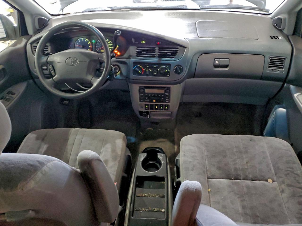 2001 Toyota Sienna Le VIN: 4T3ZF13C91U320528 Lot: 94223435