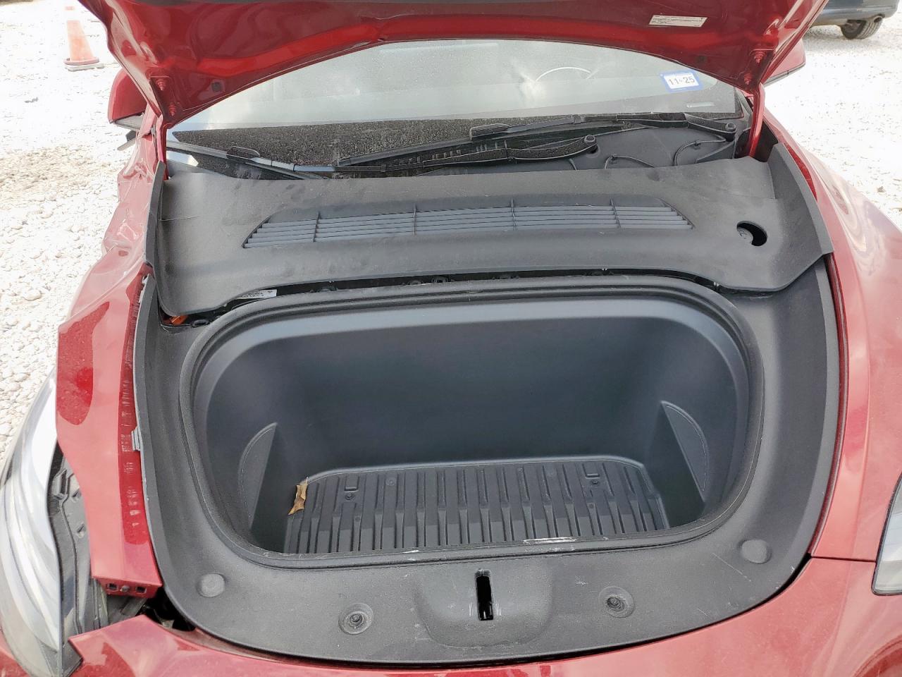 2025 Tesla Model Y VIN: 7SAYGDED6SA349038 Lot: 93900135