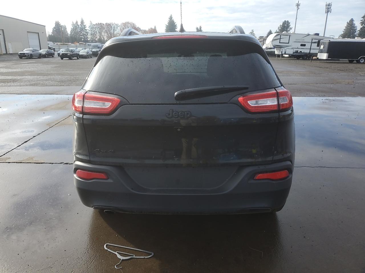 2016 Jeep Cherokee Latitude VIN: 1C4PJMCB3GW210535 Lot: 92536235