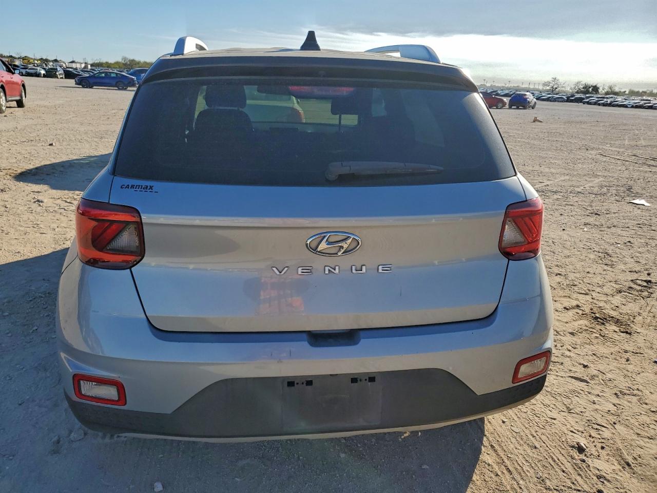 2020 Hyundai Venue Sel VIN: KMHRC8A35LU018749 Lot: 94599585