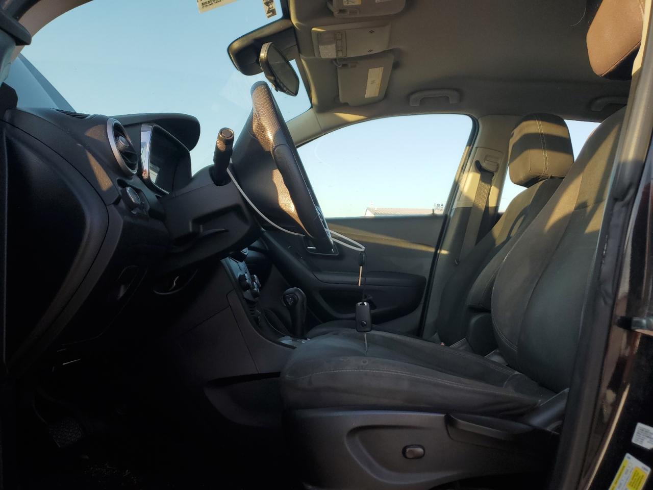 2015 Chevrolet Trax Ls VIN: KL7CJKSB4FB203620 Lot: 92948845