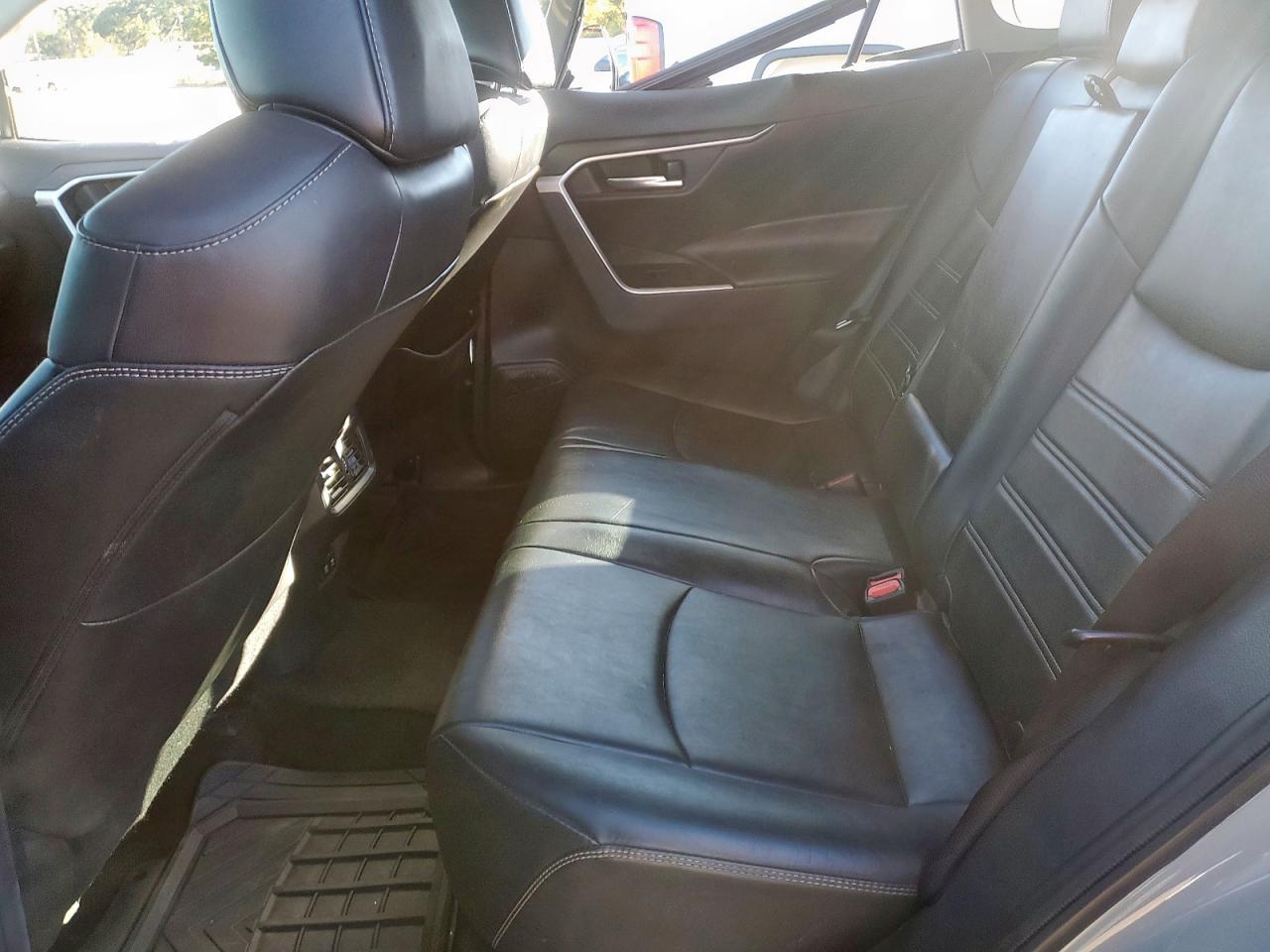 2019 Toyota Rav4 Xle Premium VIN: 2T3C1RFV5KW053809 Lot: 92057305