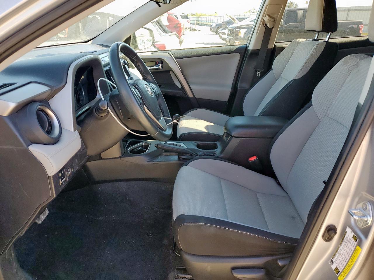 2017 Toyota Rav4 Xle VIN: 2T3WFREVXHW353631 Lot: 92344035