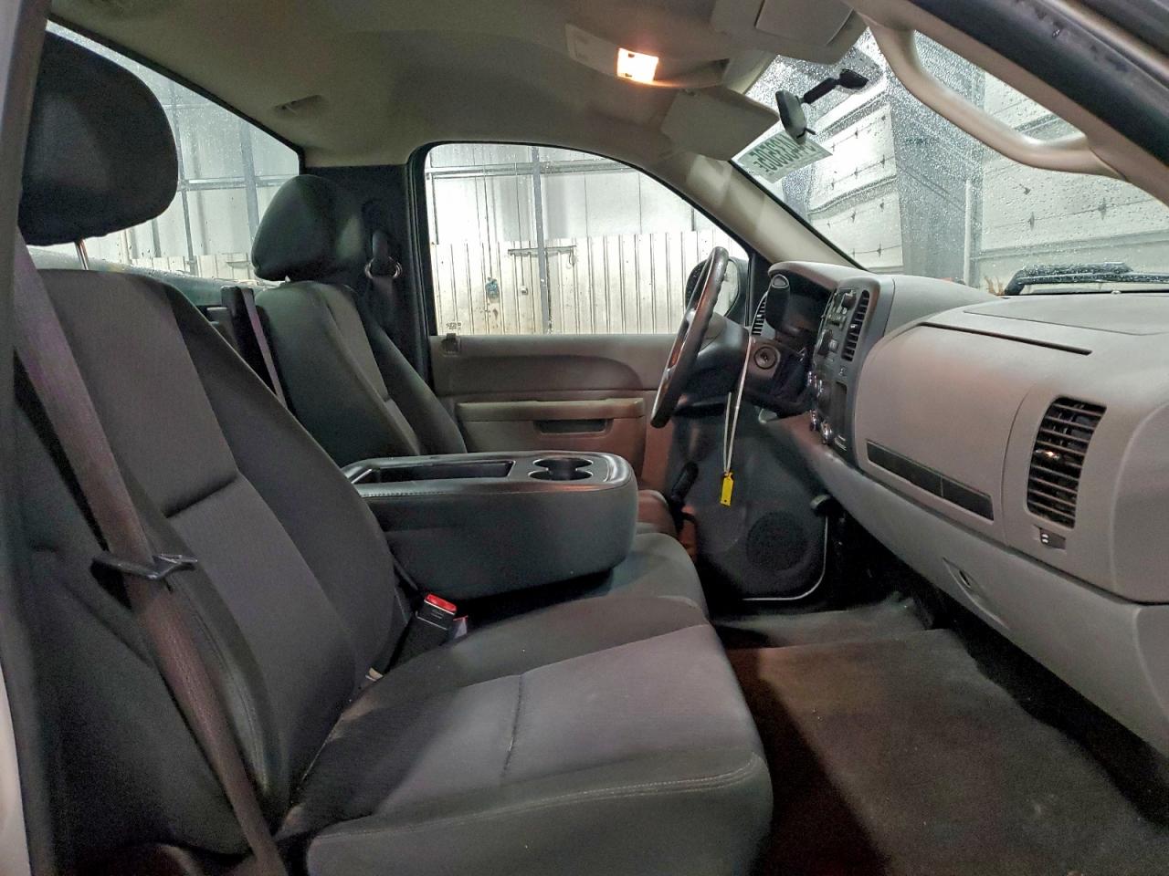 2010 Chevrolet Silverado C1500 VIN: 1GCPCPEX7AZ281215 Lot: 94433505