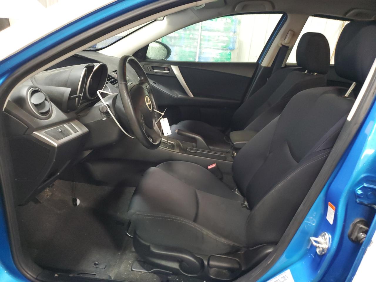 2011 Mazda 3 S VIN: JM1BL1K50B1377987 Lot: 93662375