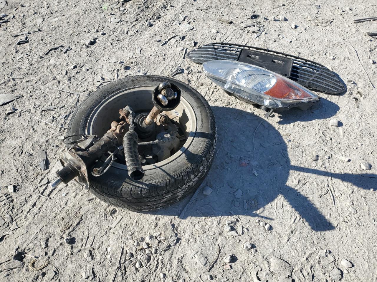 2016 Ford C-Max Sel VIN: 1FADP5BU8GL111064 Lot: 92590895