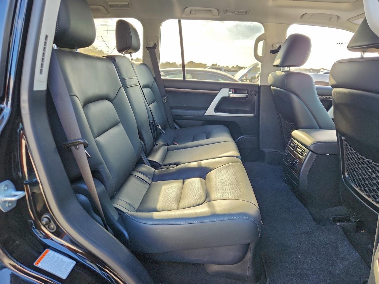 2021 Toyota Land Cruiser Vx-R VIN: JTMCY7AJ9M4105723 Lot: 91447575