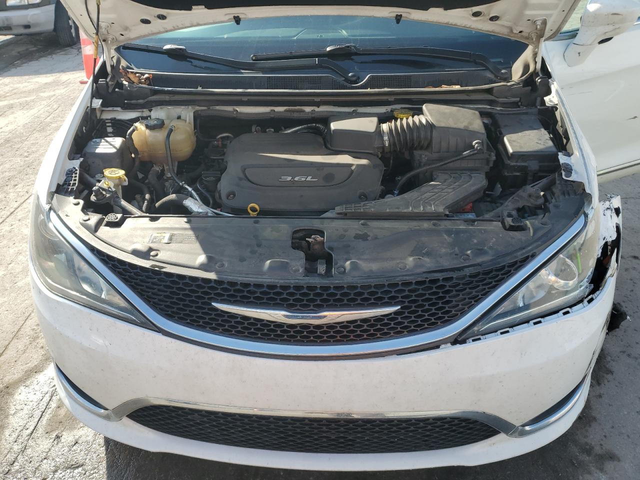 2017 Chrysler Pacifica Touring L VIN: 2C4RC1BG7HR583652 Lot: 93207075